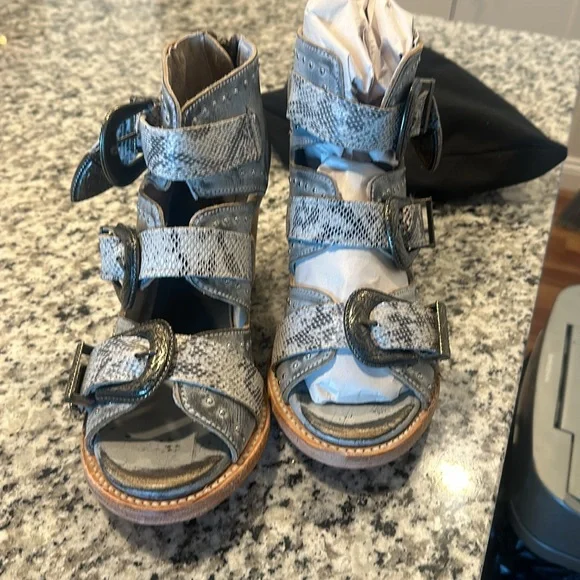 Freebird shoes I bought these and never wore them! - Picture 6 of 6